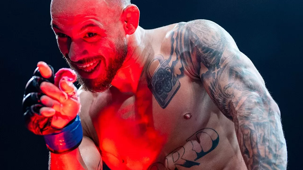 Jean Silva, peleador brasileno de peso pluma de la UFC