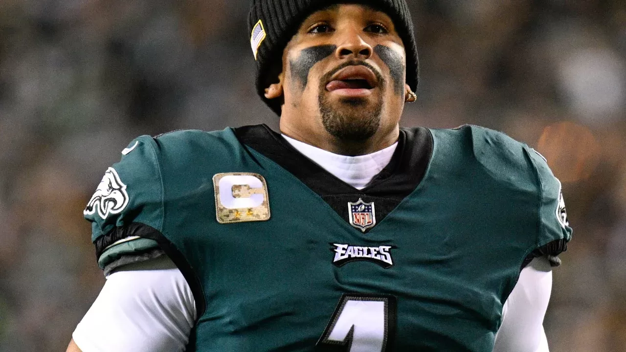 Jalen Hurts durante un partido de los Philadelphia Eagles