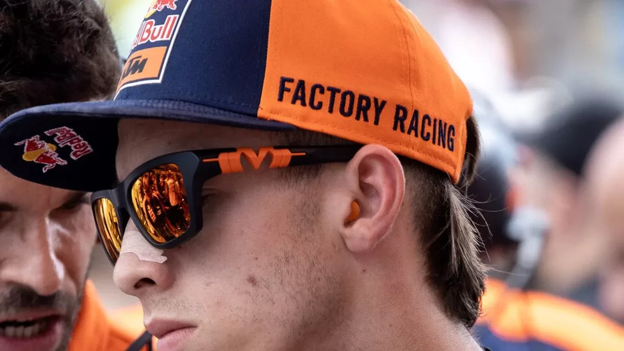 Pedro Acosta con el equipo Red Bull KTM Factory Racing