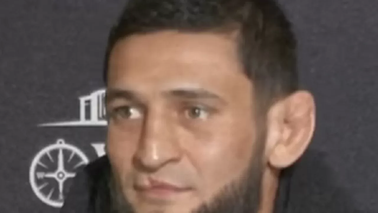 Khamzat Chimaev en una aparicion publica