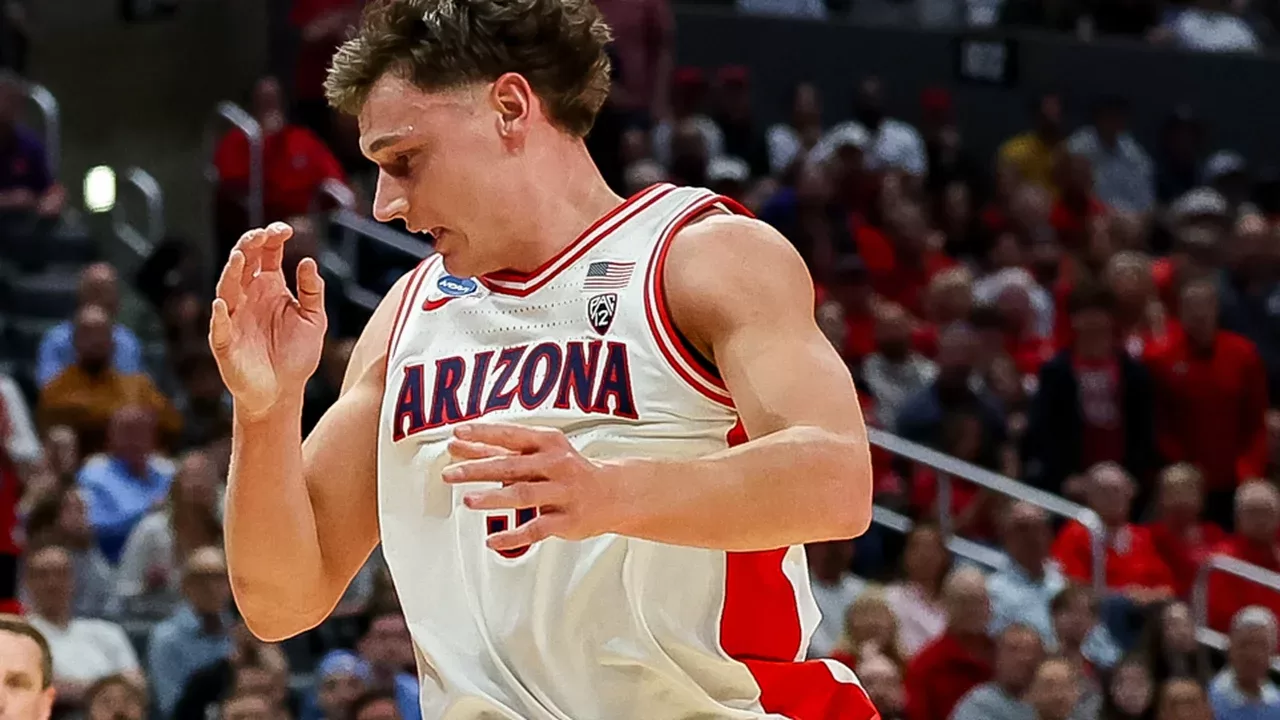 Pelle Larsson durante su etapa universitaria con Arizona