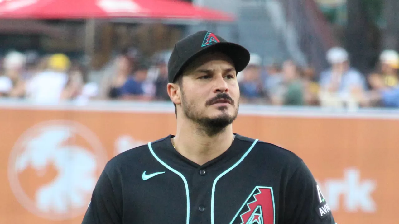 Nolan Arenado, tercera base de los Diamondbacks de Arizona