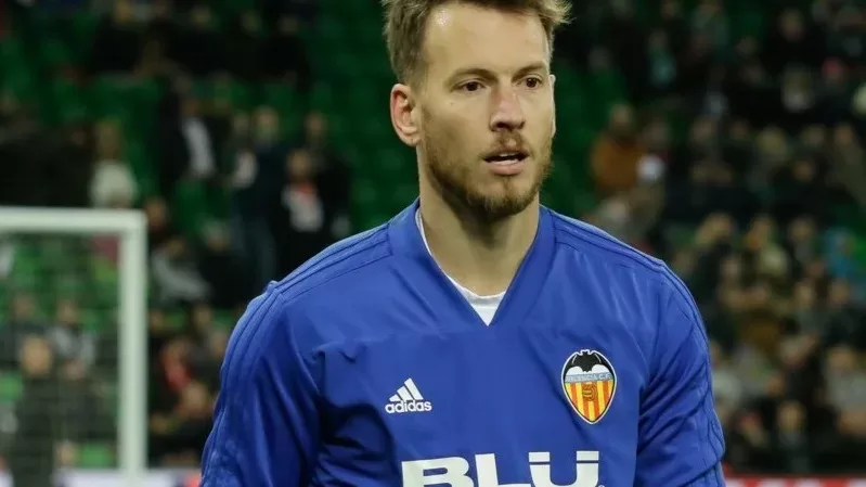 Neto Murara, arquero brasileño, durante un partido