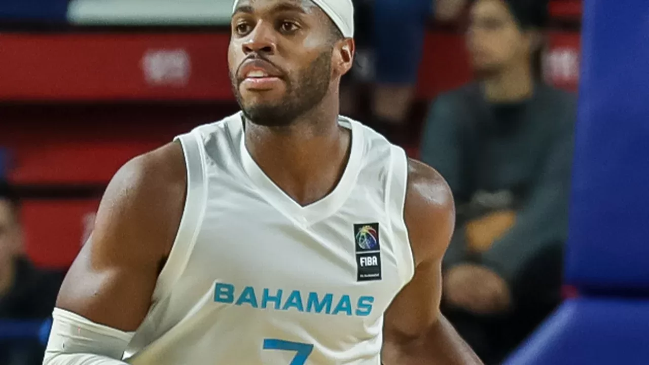 Buddy Hield jugando para la selección de Bahamas