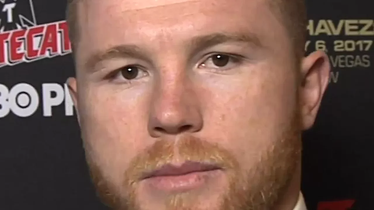 Saúl Canelo Álvarez, campeón mundial supermediano
