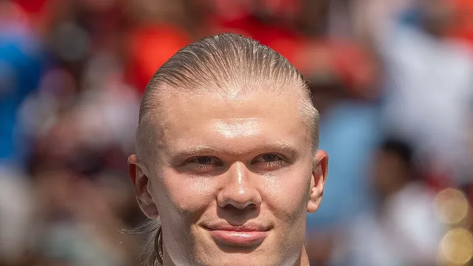 Erling Haaland con la camiseta de la seleccion de Noruega