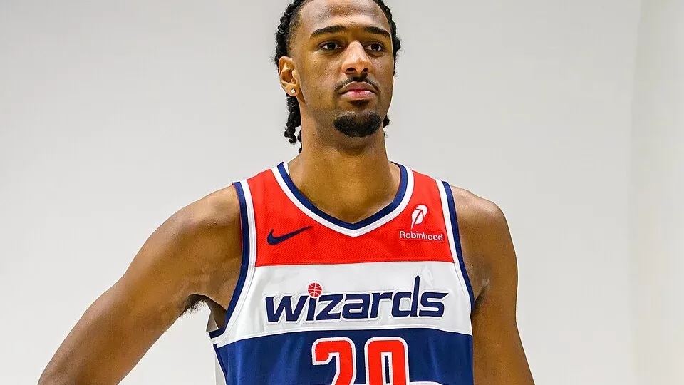 Alex Sarr, pivote de los Washington Wizards, en el Media Day 2025