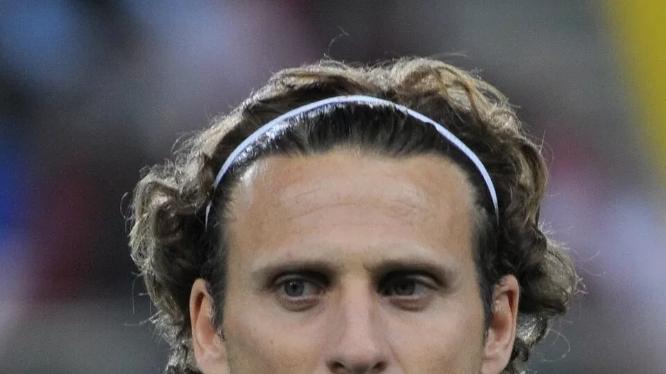 Diego Forlan, nuevo director tecnico interino de la seleccion de Uruguay