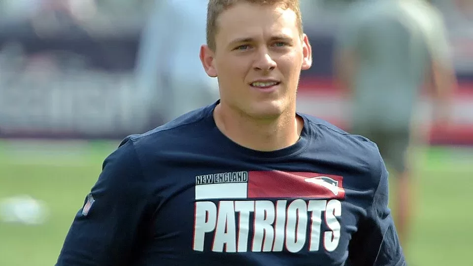 Mac Jones con la camiseta de los New England Patriots antes de llegar a los 49ers