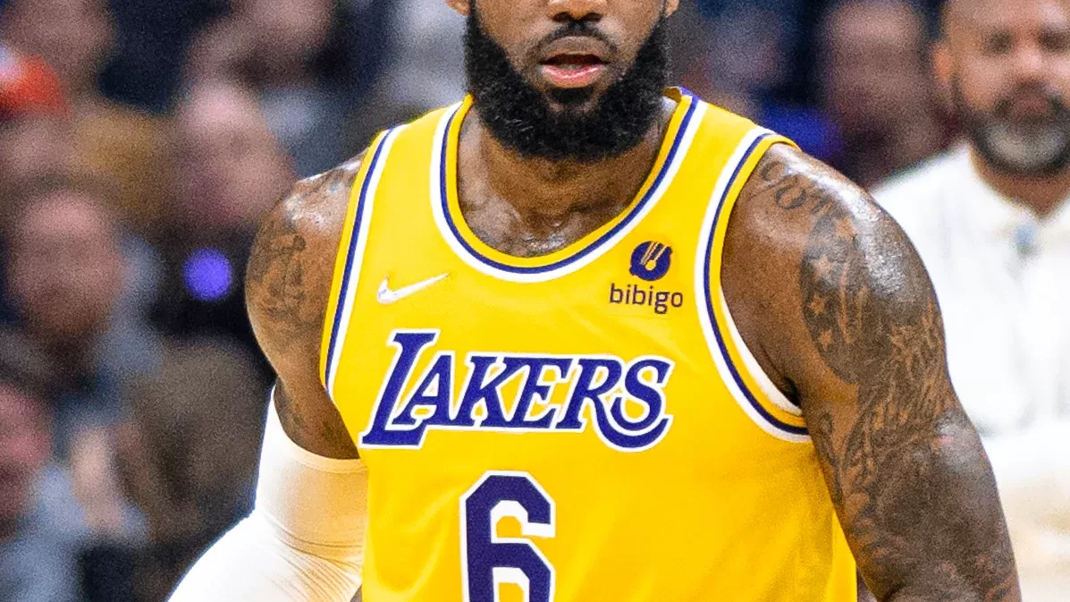 LeBron James explico en su podcast por que fichp con los 76ers de Philadelphia