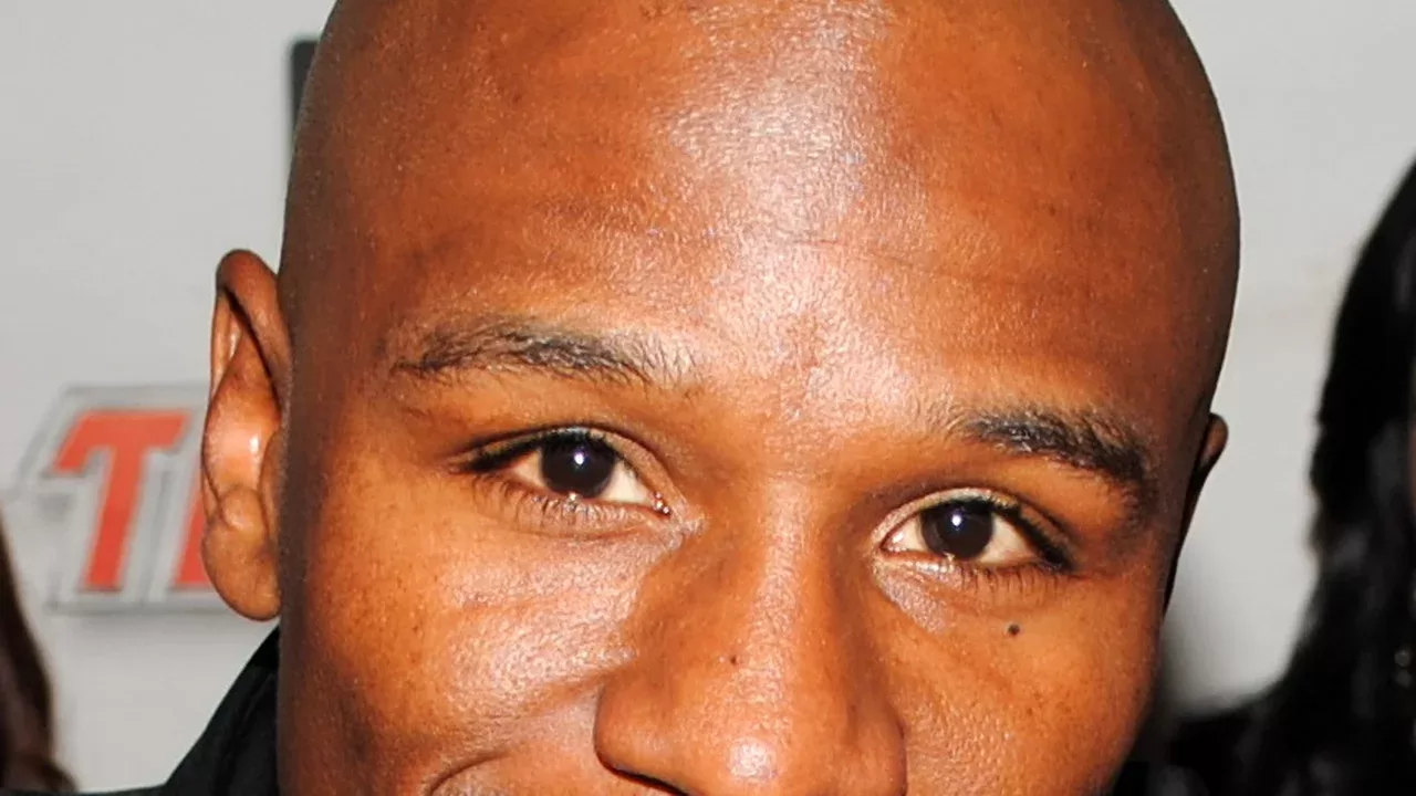 Floyd Mayweather Jr., presente en la velada de boxeo en San Juan donde Lebron y Tapia se coronaron campeones