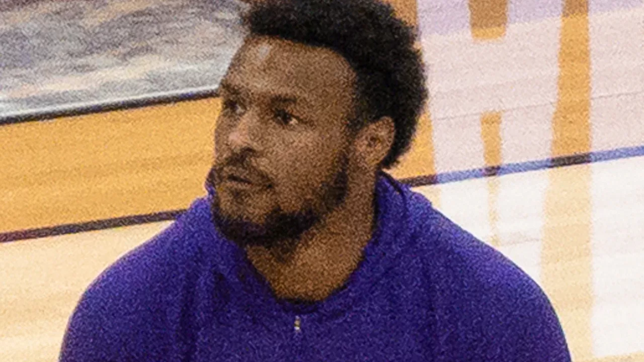 Bronny James en un entrenamiento de Los Angeles Lakers
