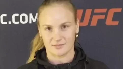 Valentina Shevchenko, ex campeona de peso mosca femenino, cuya vacante del titulo define el estelar de UFC 332