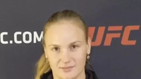 Valentina Shevchenko, ex campeona de peso mosca de UFC que vacante el titulo por lesion