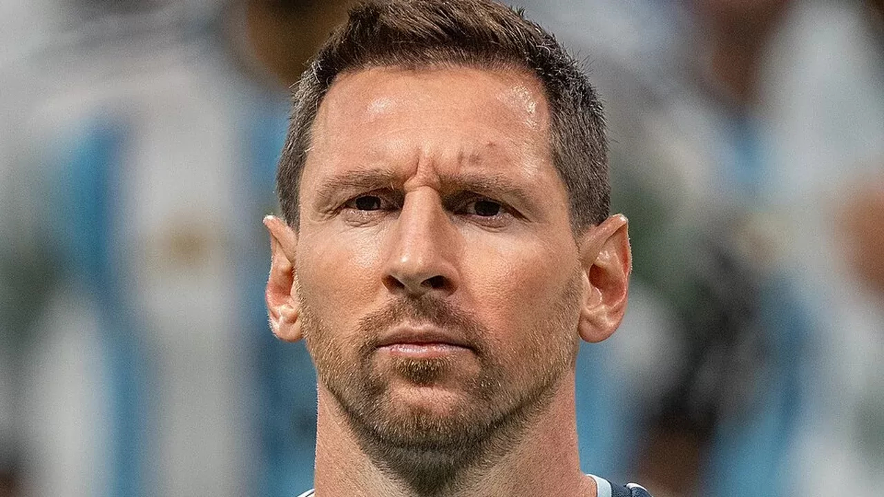 Lionel Messi con la camiseta de la Seleccion Argentina, previo a su partido de despedida ante Benin