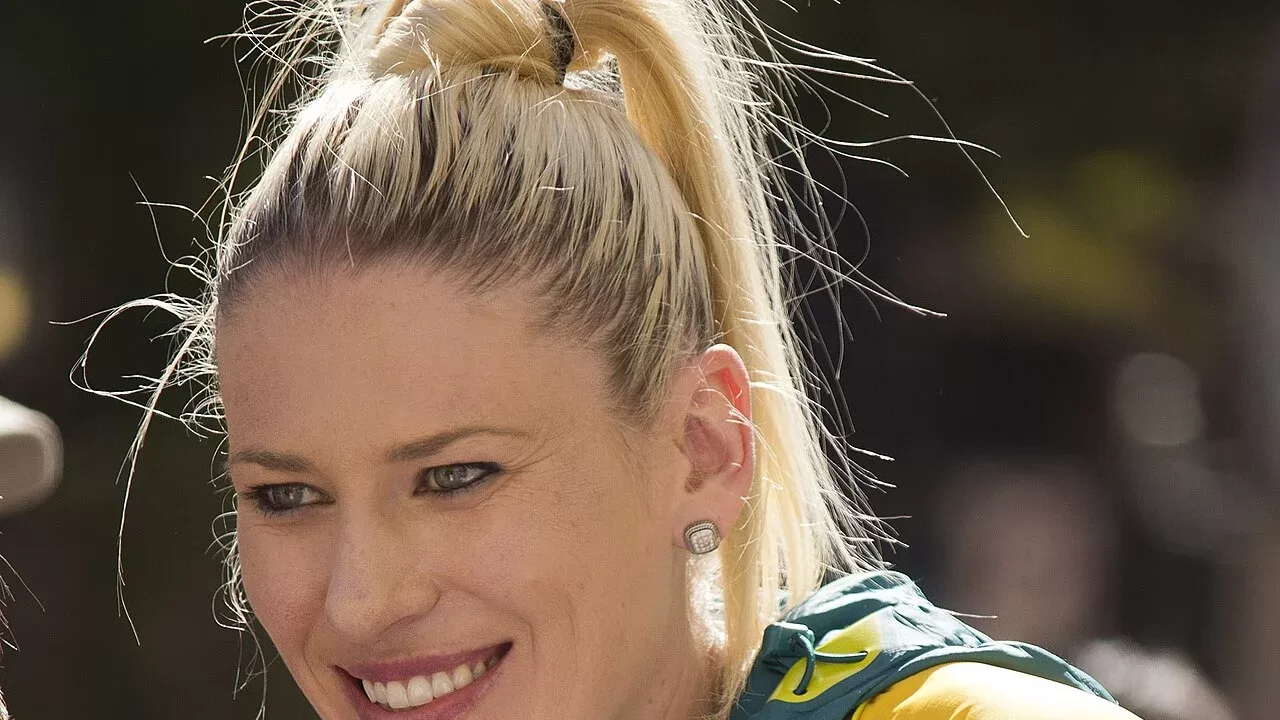 Lauren Jackson, leyenda del baloncesto femenino de Australia; no integra el actual plantel Sub-18 de las Gems, que llego invicto a semifinales de la Copa Asiatica