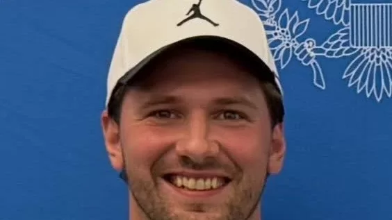 Luka Doncic, base de los Lakers de Los Angeles