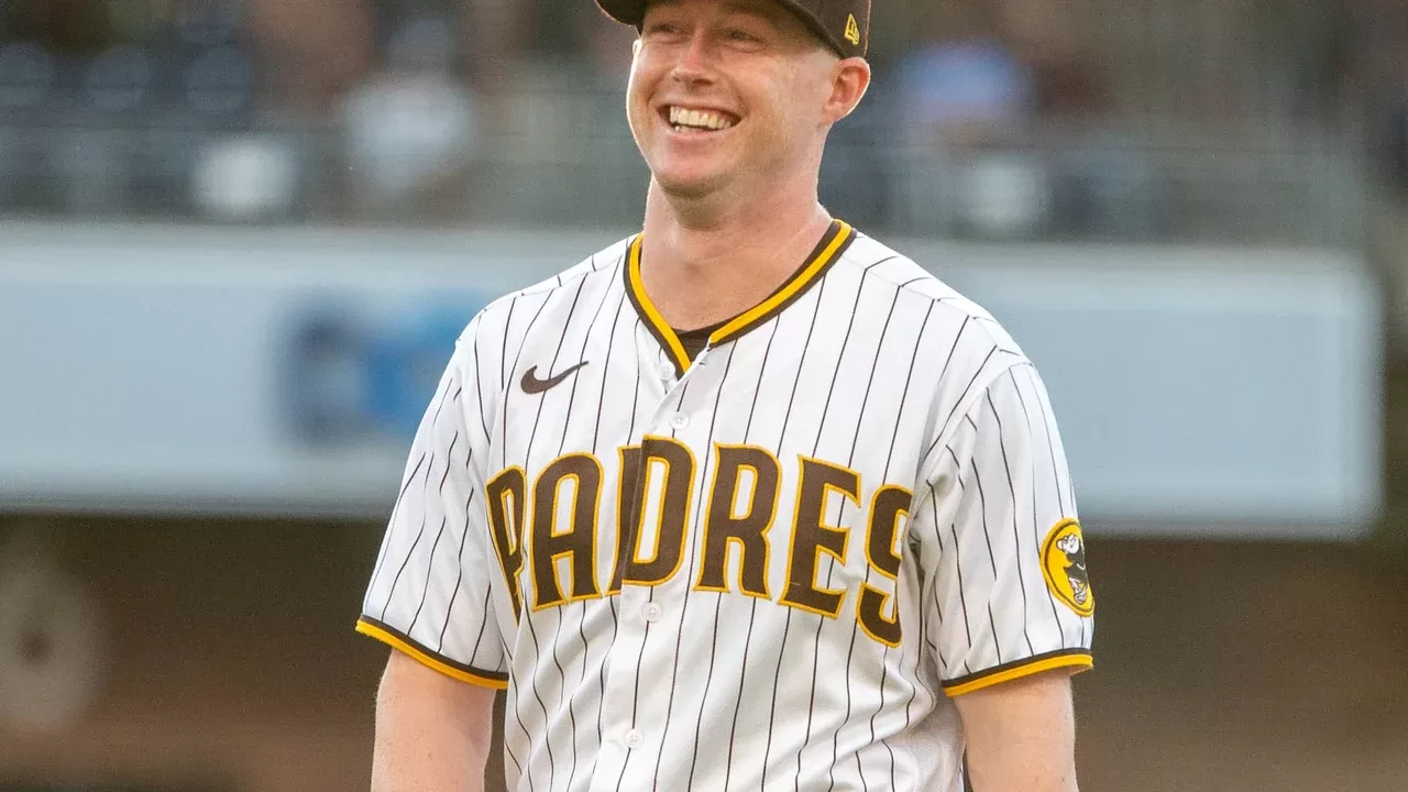 Jake Cronenworth con el uniforme de los Padres de San Diego