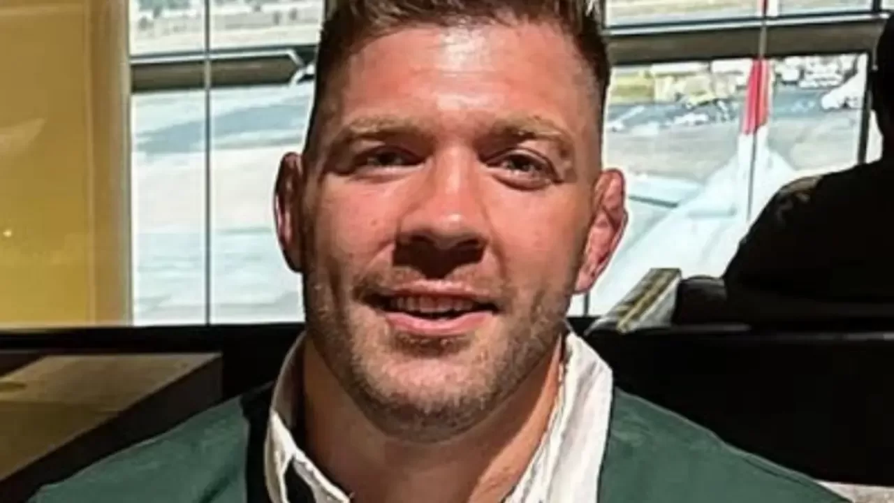 Dricus du Plessis, campeon de peso medio de UFC mencionado por Brendan Allen tras su triunfo