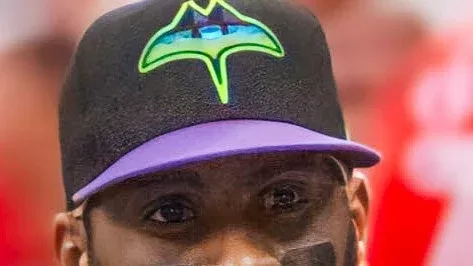 Yandy Diaz con el uniforme de los Tampa Bay Rays