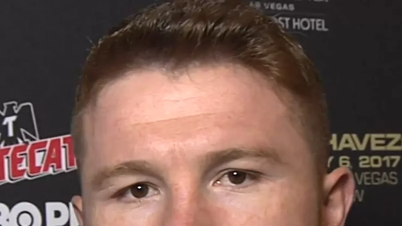 Saul Canelo Alvarez, campeon mundial supermediano