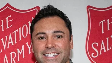 Oscar De La Hoya, presidente de Golden Boy Promotions, empresa que organizo la velada de Schofield vs Bahdi