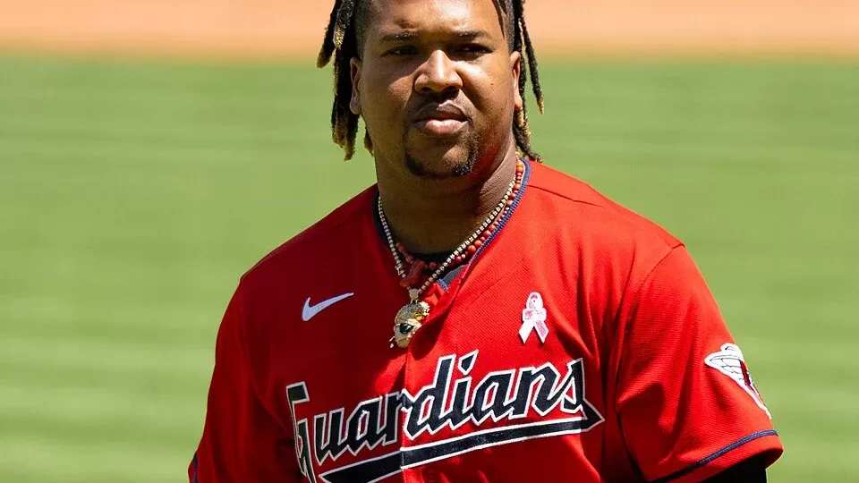 Jose Ramirez con la camiseta de los Cleveland Guardians