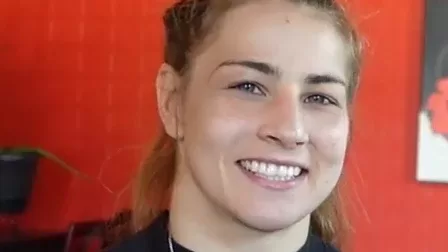 Jasmine Jasudavicius en una aparicion publica