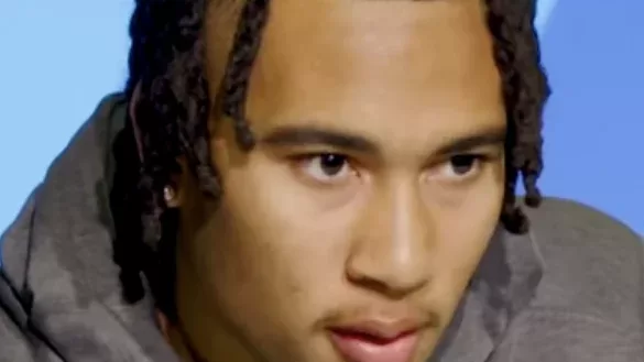 C.J. Stroud, mariscal de campo de los Houston Texans, en conferencia de prensa