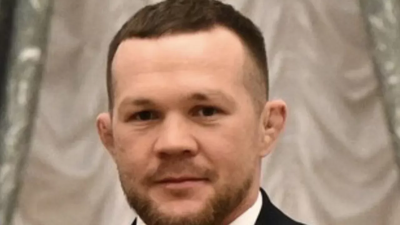 Petr Yan, campeon de peso gallo de UFC, en una fotografia oficial
