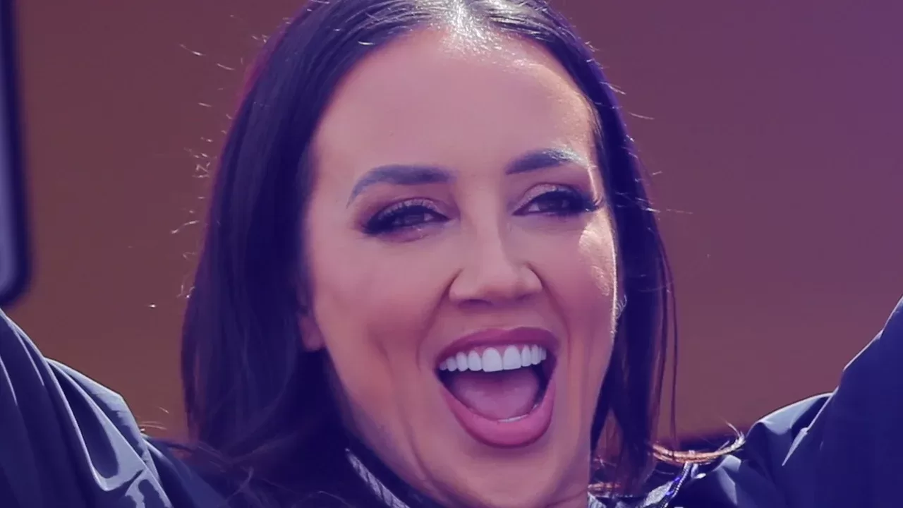 Chelsea Green, luchadora de WWE, celebrando durante un evento