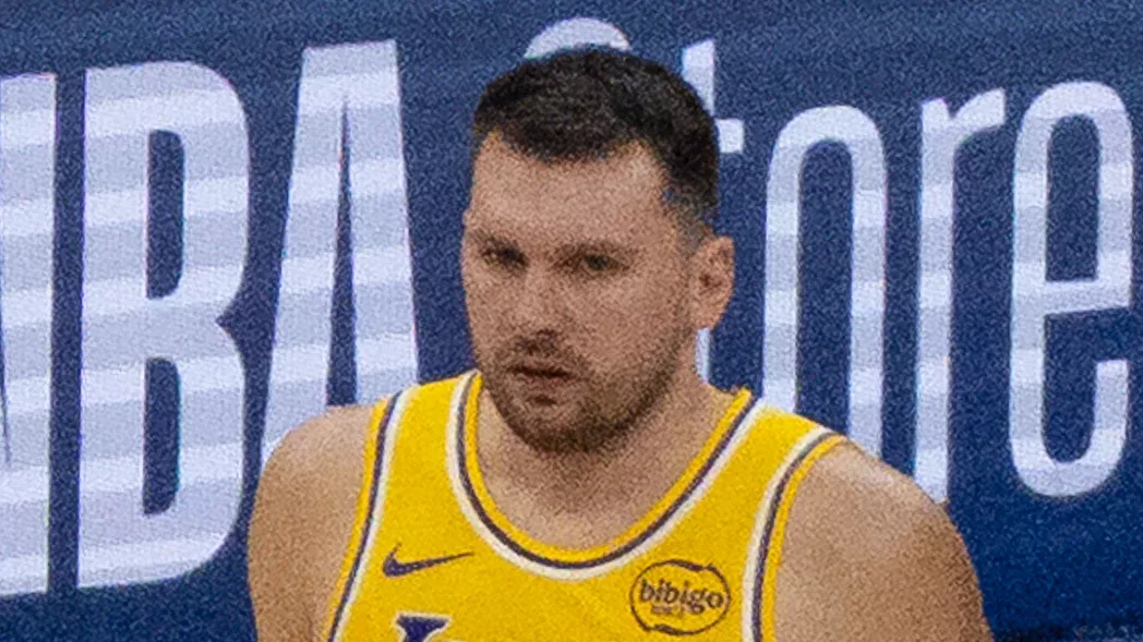 Luka Doncic con la camiseta de los Lakers de Los Angeles
