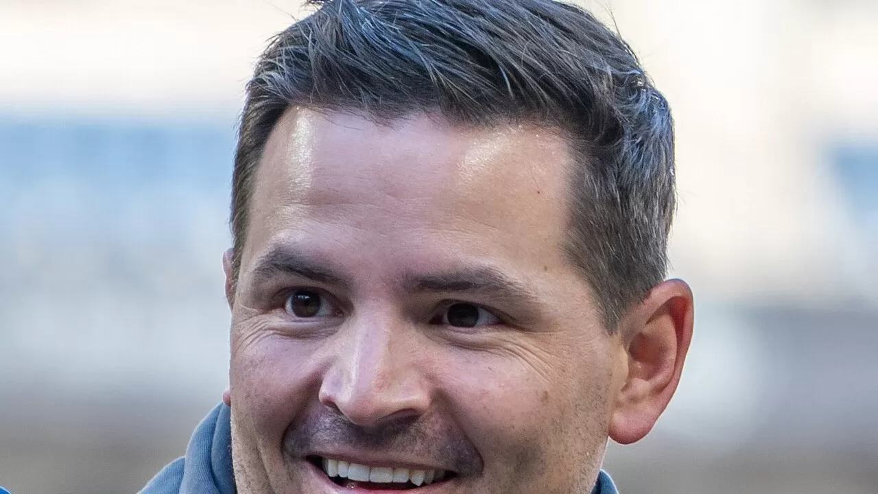 Mike Macdonald, entrenador en jefe de los Seattle Seahawks, el equipo que adquirio a Quenton Nelson