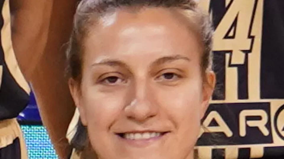 Paola Andrea Ferrari, capitana de la seleccion de baloncesto de Paraguay
