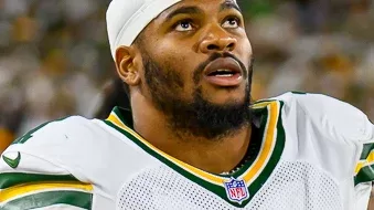 Micah Parsons durante un partido de los Packers en Lambeau Field