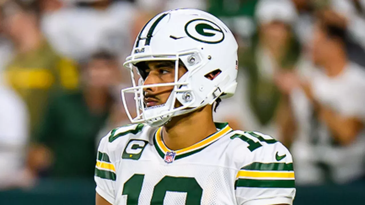 Jordan Love con el uniforme de los Green Bay Packers