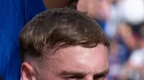 Cole Palmer con la camiseta de Chelsea en un partido de la Premier League